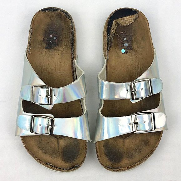 3/$20 Twin Hearts Iridescent Metallic Cork Sandal - Picture 6 of 8